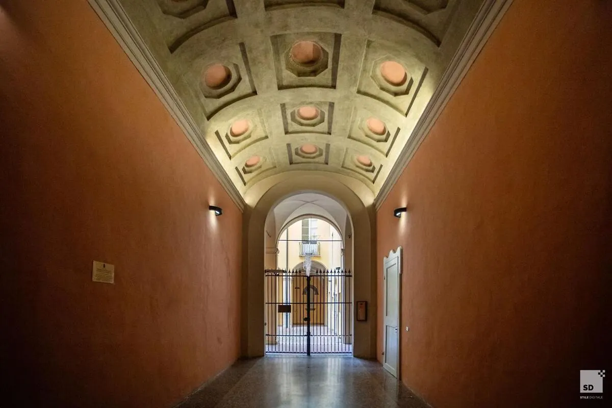 Design Suite In Historical Palace Bologna Italy