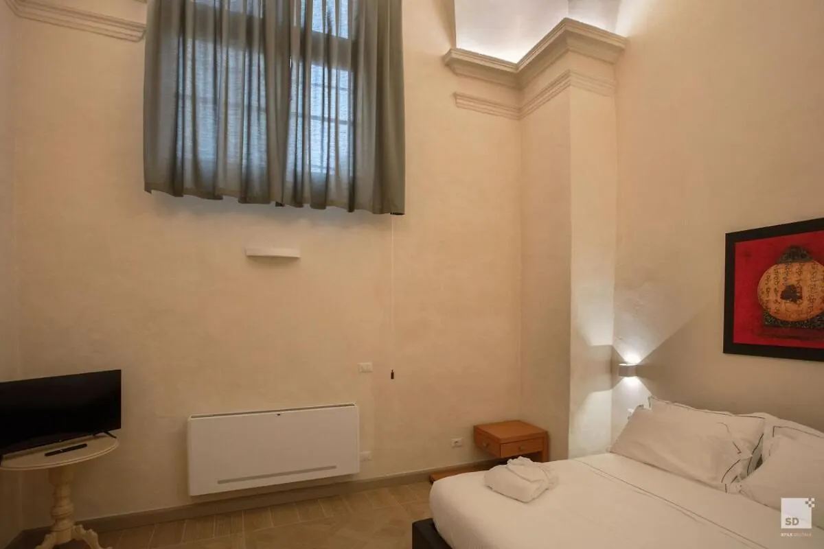 Design Suite In Historical Palace Bologna