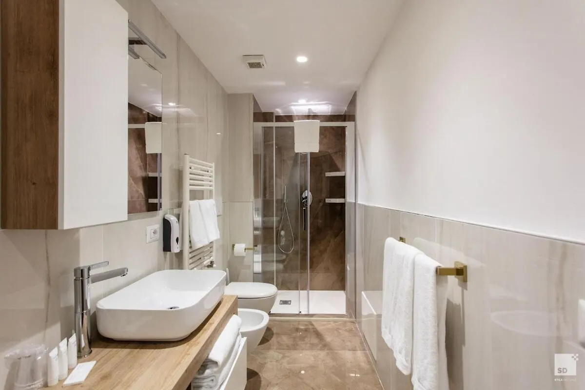 Design Suite In Historical Palace Bologna Apartment