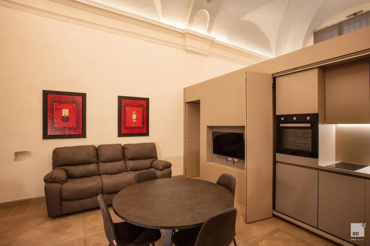 Design Suite In Historical Palace Bologna